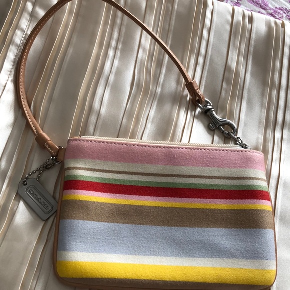 Coach Handbags - Coach wristlet
